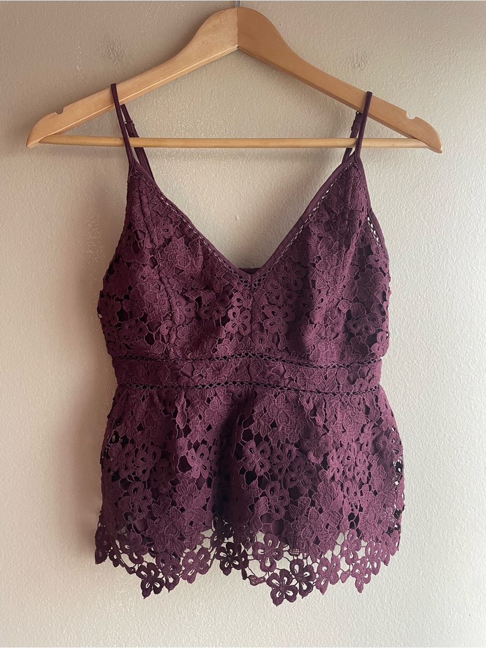 Abercrombie & Fitch Plum Lace Peplum Cami Burgundy Purple Floral Top Small